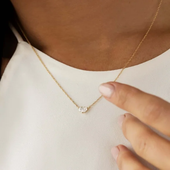 🆕️MELANIE CASEY Overlap Heart Necklace 14K Yellow Gold Diamond - Picture 2 of 11